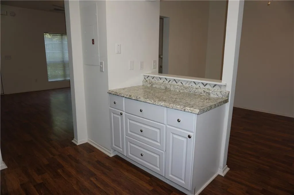 504 Wedgewood Way, Sandy Springs, Georgia 30350, 2 Bedrooms Bedrooms, ,2 BathroomsBathrooms,Residential,Sold,504 Wedgewood Way,6764738