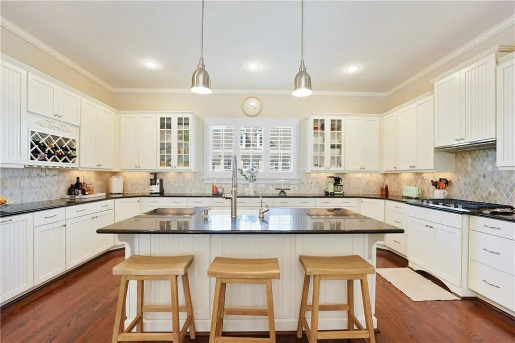 1005 Bergeron Place, Sandy Springs, Georgia 30328, 3 Bedrooms Bedrooms, ,3 BathroomsBathrooms,Residential,Sold,1005 Bergeron Place,7051549
