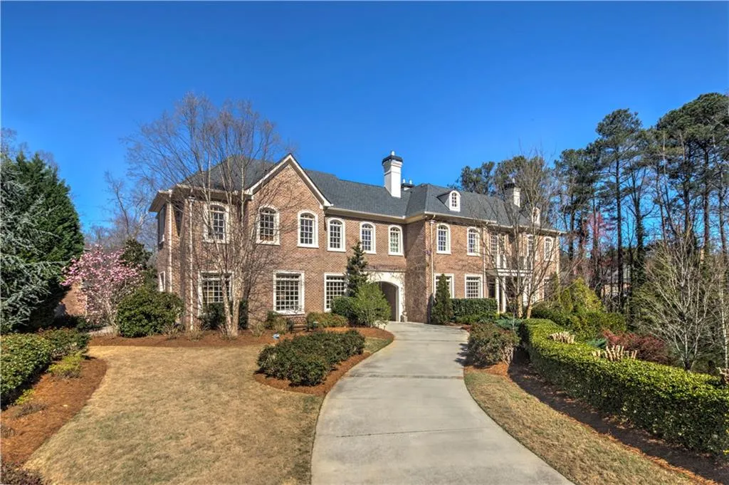 260 Trimble Crest Drive, Sandy Springs, Georgia 30342, 5 Bedrooms Bedrooms, ,6 BathroomsBathrooms,Residential,Sold,260 Trimble Crest Drive,5816793