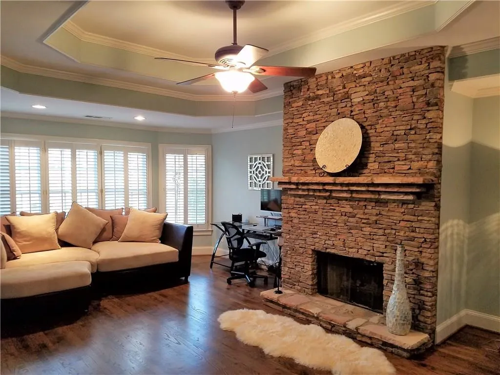654 Windsor Parkway, Atlanta, Georgia 30342, 6 Bedrooms Bedrooms, ,5 BathroomsBathrooms,Residential,Sold,654 Windsor Parkway,5901360