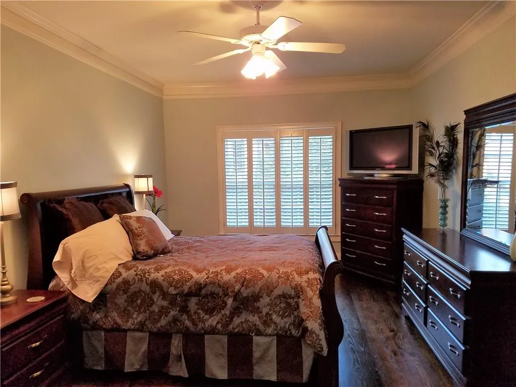 654 Windsor Parkway, Atlanta, Georgia 30342, 6 Bedrooms Bedrooms, ,5 BathroomsBathrooms,Residential,Sold,654 Windsor Parkway,5901360