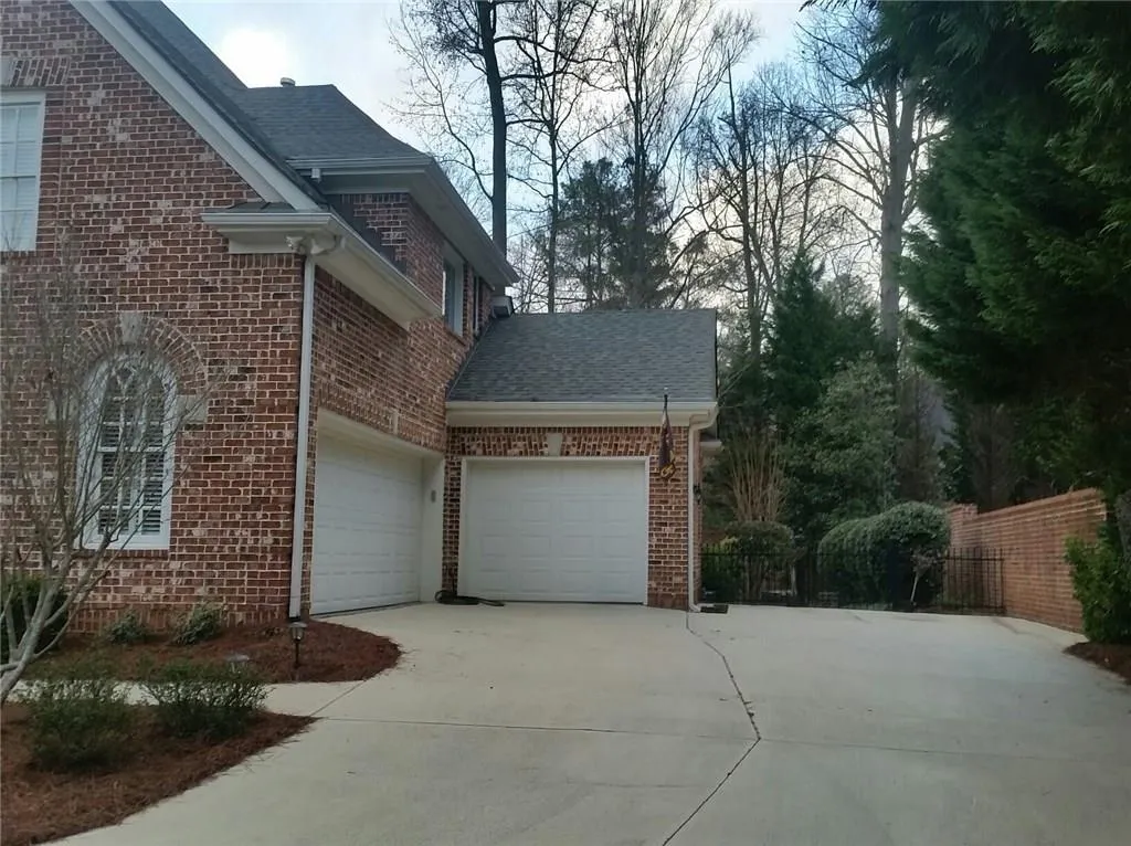 654 Windsor Parkway, Atlanta, Georgia 30342, 6 Bedrooms Bedrooms, ,5 BathroomsBathrooms,Residential,Sold,654 Windsor Parkway,5901360