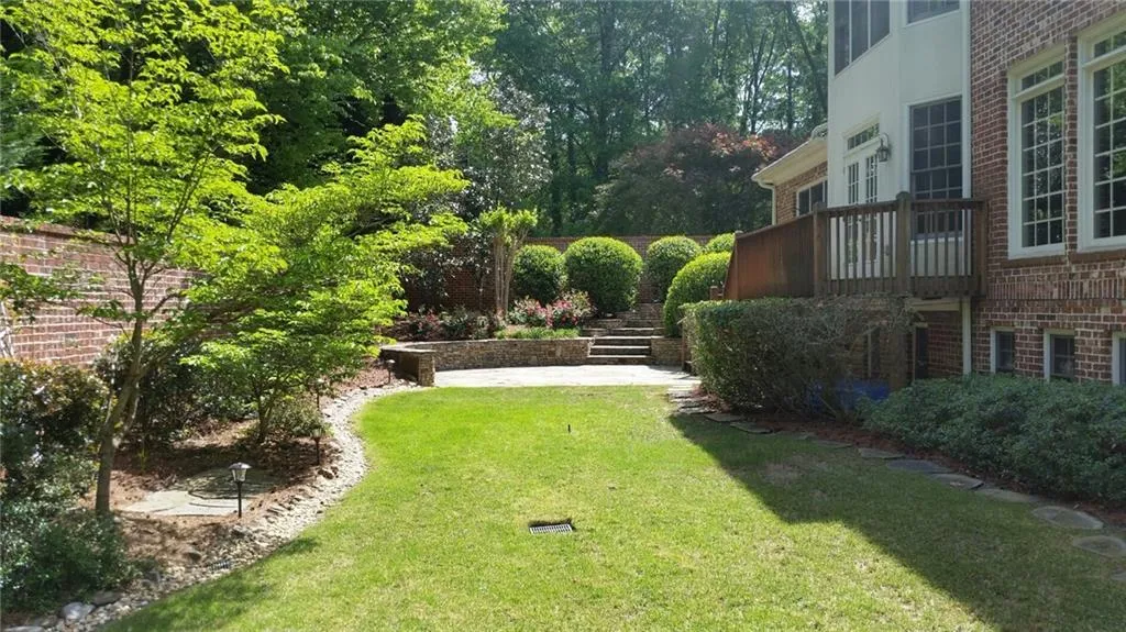 654 Windsor Parkway, Atlanta, Georgia 30342, 6 Bedrooms Bedrooms, ,5 BathroomsBathrooms,Residential,Sold,654 Windsor Parkway,5901360