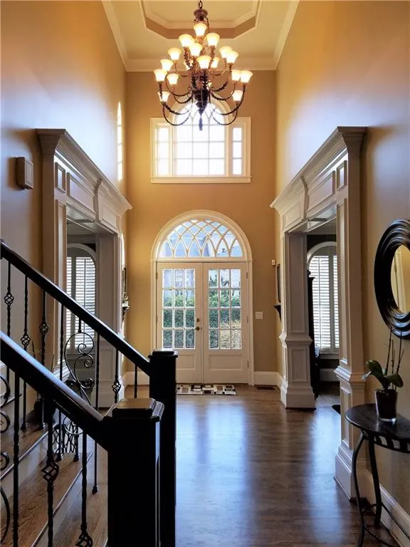 654 Windsor Parkway, Atlanta, Georgia 30342, 6 Bedrooms Bedrooms, ,5 BathroomsBathrooms,Residential,Sold,654 Windsor Parkway,5901360
