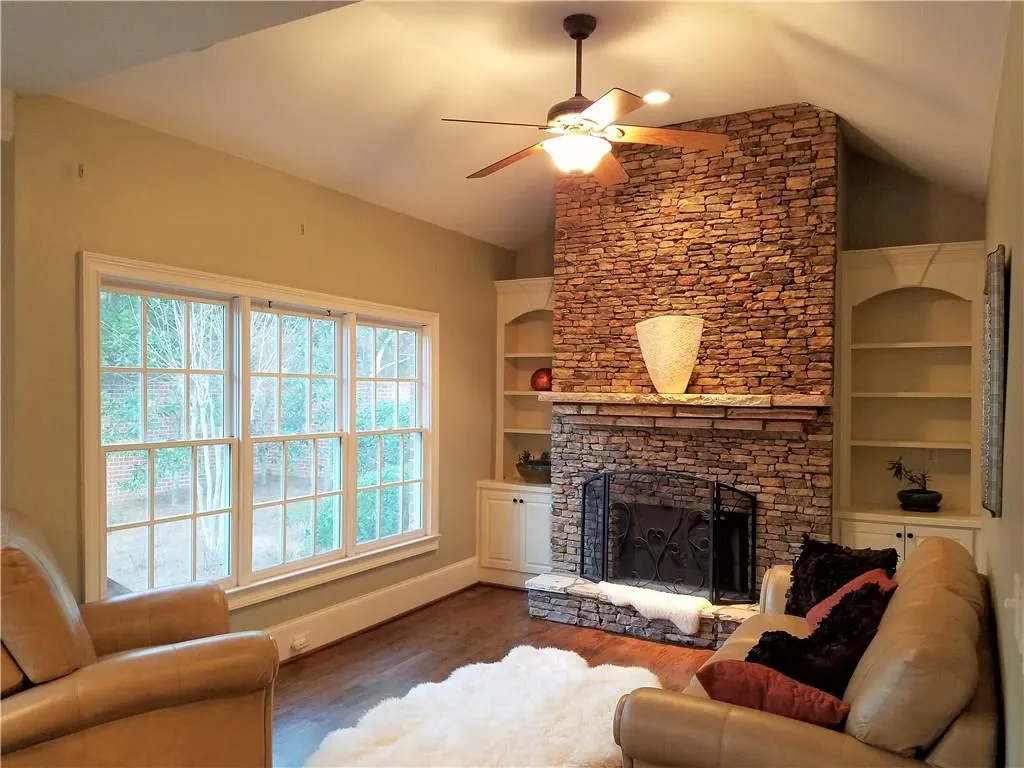 654 Windsor Parkway, Atlanta, Georgia 30342, 6 Bedrooms Bedrooms, ,5 BathroomsBathrooms,Residential,Sold,654 Windsor Parkway,5901360
