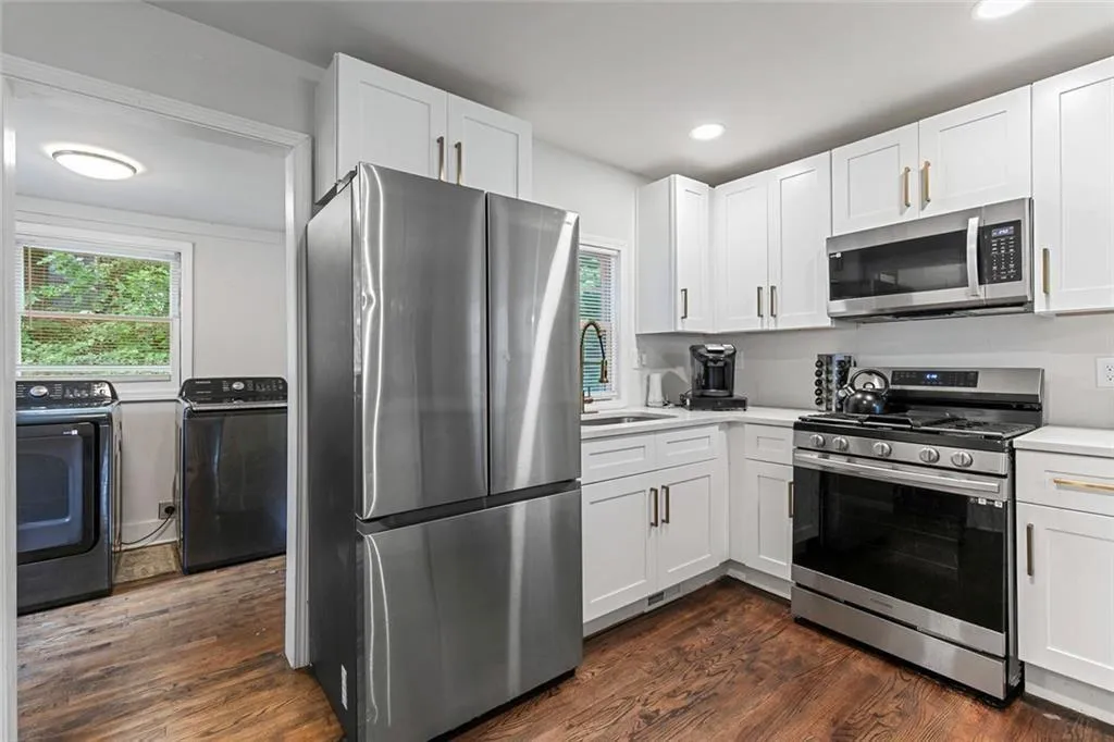1472 North Avenue Northwest Avenue Nw, Atlanta, Georgia 30318, 3 Bedrooms Bedrooms, ,2 BathroomsBathrooms,Residential,For Sale,1472 North Avenue Northwest Avenue Nw,7623678