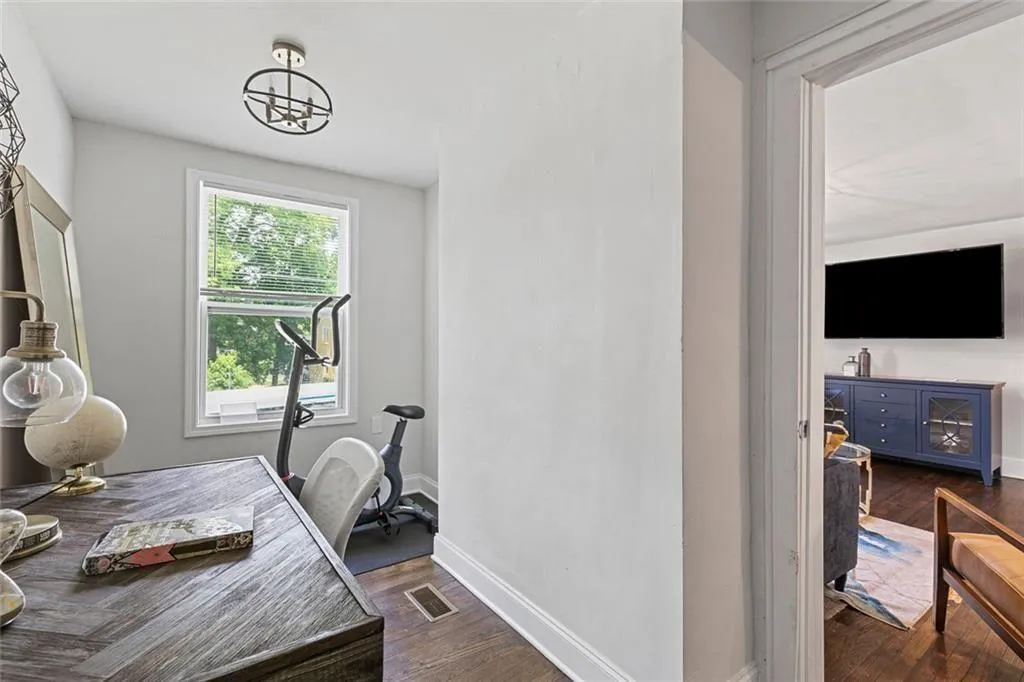1472 North Avenue Northwest Avenue Nw, Atlanta, Georgia 30318, 3 Bedrooms Bedrooms, ,2 BathroomsBathrooms,Residential,For Sale,1472 North Avenue Northwest Avenue Nw,7623678