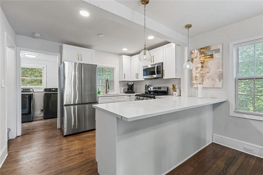 1472 North Avenue Northwest Avenue Nw, Atlanta, Georgia 30318, 3 Bedrooms Bedrooms, ,2 BathroomsBathrooms,Residential,For Sale,1472 North Avenue Northwest Avenue Nw,7623678