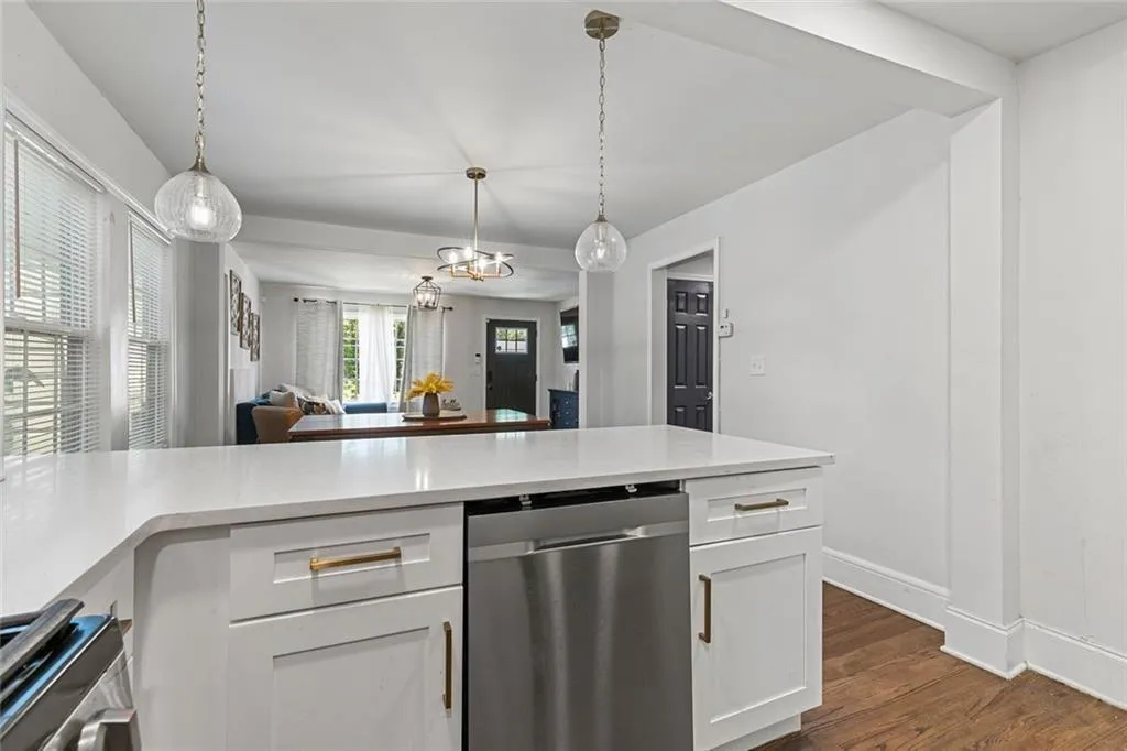 1472 North Avenue Northwest Avenue Nw, Atlanta, Georgia 30318, 3 Bedrooms Bedrooms, ,2 BathroomsBathrooms,Residential,For Sale,1472 North Avenue Northwest Avenue Nw,7623678
