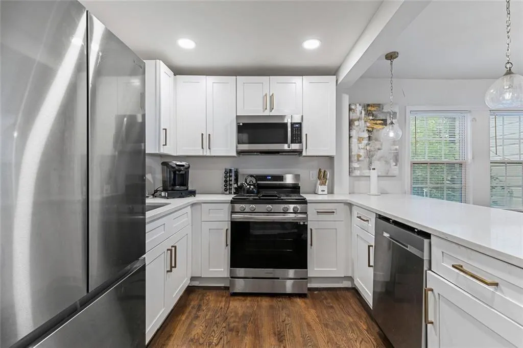 1472 North Avenue Northwest Avenue Nw, Atlanta, Georgia 30318, 3 Bedrooms Bedrooms, ,2 BathroomsBathrooms,Residential,For Sale,1472 North Avenue Northwest Avenue Nw,7623678