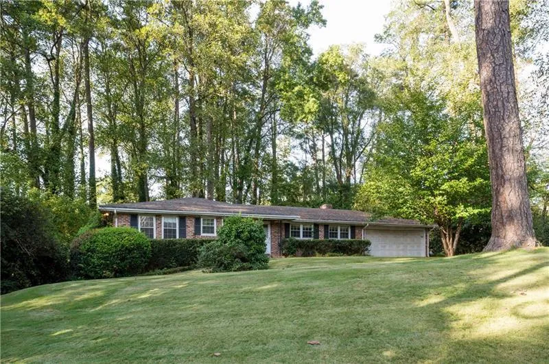 540 High Point Lane, Sandy Springs, Georgia 30342, 3 Bedrooms Bedrooms, ,2 BathroomsBathrooms,Residential,Sold,540 High Point Lane,6103664