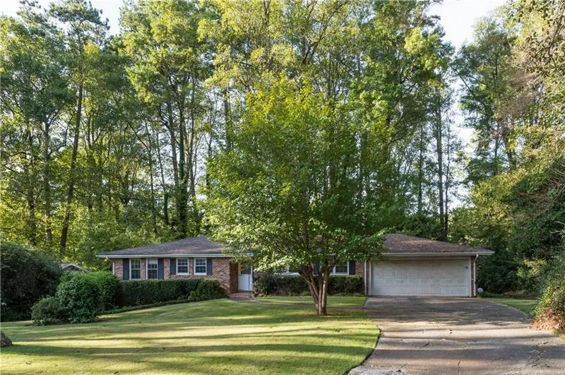 540 High Point Lane, Sandy Springs, Georgia 30342, 3 Bedrooms Bedrooms, ,2 BathroomsBathrooms,Residential,Sold,540 High Point Lane,6103664