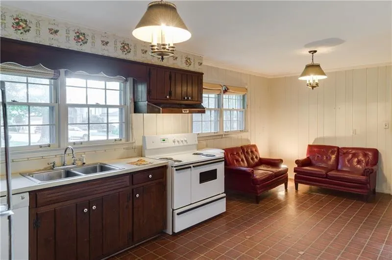 540 High Point Lane, Sandy Springs, Georgia 30342, 3 Bedrooms Bedrooms, ,2 BathroomsBathrooms,Residential,Sold,540 High Point Lane,6103664