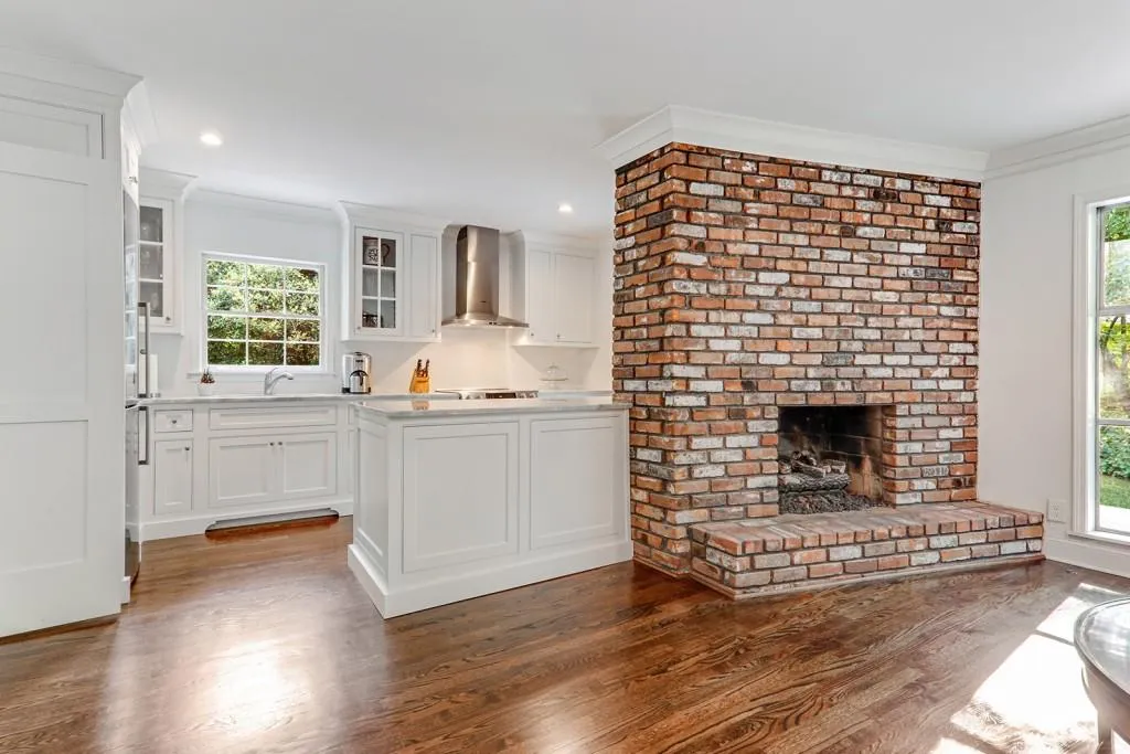 5555 Sherrell Drive, Atlanta, Georgia 30342, 2 Bedrooms Bedrooms, ,2 BathroomsBathrooms,Residential,Sold,5555 Sherrell Drive,6561327