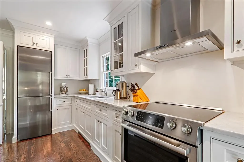 5555 Sherrell Drive, Atlanta, Georgia 30342, 2 Bedrooms Bedrooms, ,2 BathroomsBathrooms,Residential,Sold,5555 Sherrell Drive,6561327