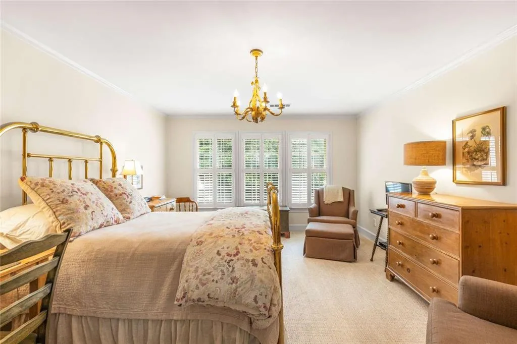 3075 Howell Mill Road Nw Unit 6, Atlanta, Georgia 30327, 3 Bedrooms Bedrooms, ,2 BathroomsBathrooms,Residential,For Sale,3075 Howell Mill Road Nw Unit 6,7664031