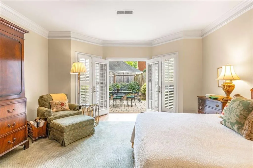 3075 Howell Mill Road Nw Unit 6, Atlanta, Georgia 30327, 3 Bedrooms Bedrooms, ,2 BathroomsBathrooms,Residential,For Sale,3075 Howell Mill Road Nw Unit 6,7664031