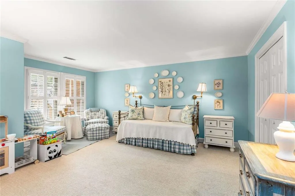 3075 Howell Mill Road Nw Unit 6, Atlanta, Georgia 30327, 3 Bedrooms Bedrooms, ,2 BathroomsBathrooms,Residential,For Sale,3075 Howell Mill Road Nw Unit 6,7664031