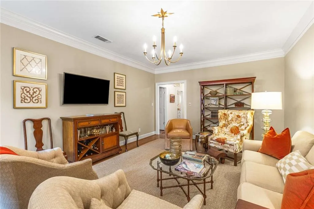 3075 Howell Mill Road Nw Unit 6, Atlanta, Georgia 30327, 3 Bedrooms Bedrooms, ,2 BathroomsBathrooms,Residential,For Sale,3075 Howell Mill Road Nw Unit 6,7664031