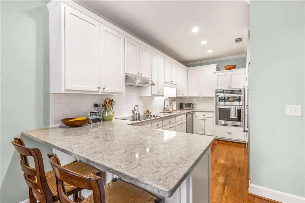 3075 Howell Mill Road Nw Unit 6, Atlanta, Georgia 30327, 3 Bedrooms Bedrooms, ,2 BathroomsBathrooms,Residential,For Sale,3075 Howell Mill Road Nw Unit 6,7664031