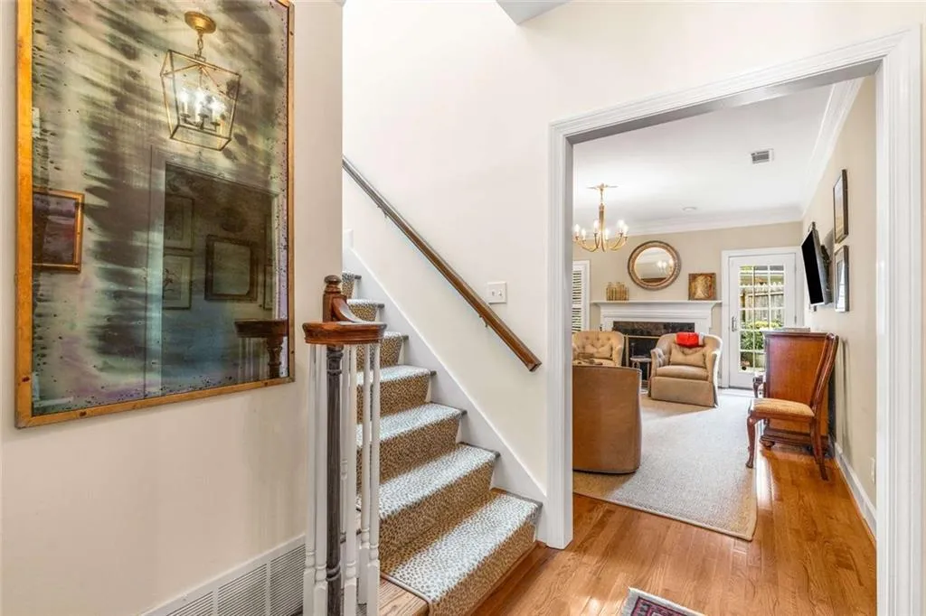 3075 Howell Mill Road Nw Unit 6, Atlanta, Georgia 30327, 3 Bedrooms Bedrooms, ,2 BathroomsBathrooms,Residential,For Sale,3075 Howell Mill Road Nw Unit 6,7664031