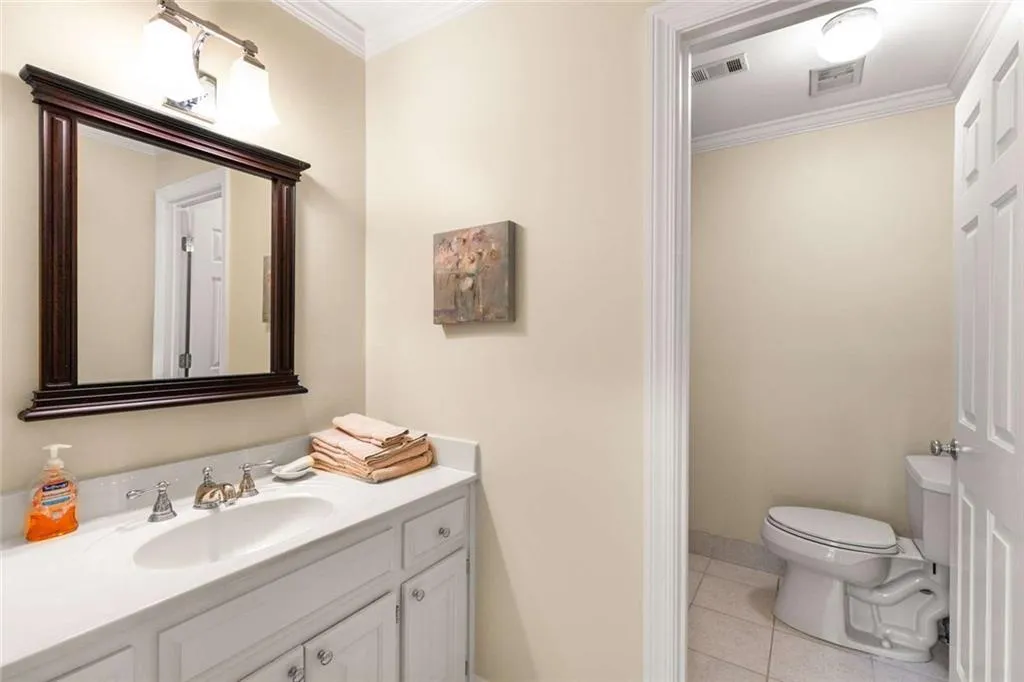 3075 Howell Mill Road Nw Unit 6, Atlanta, Georgia 30327, 3 Bedrooms Bedrooms, ,2 BathroomsBathrooms,Residential,For Sale,3075 Howell Mill Road Nw Unit 6,7664031