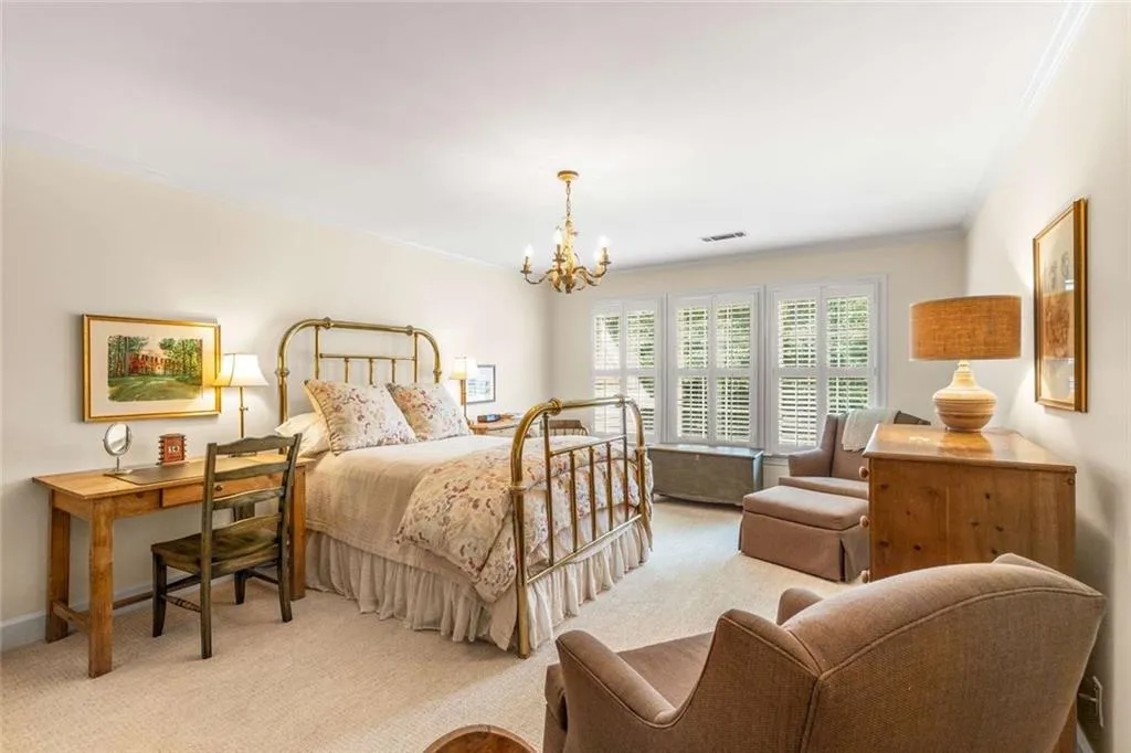 3075 Howell Mill Road Nw Unit 6, Atlanta, Georgia 30327, 3 Bedrooms Bedrooms, ,2 BathroomsBathrooms,Residential,For Sale,3075 Howell Mill Road Nw Unit 6,7664031