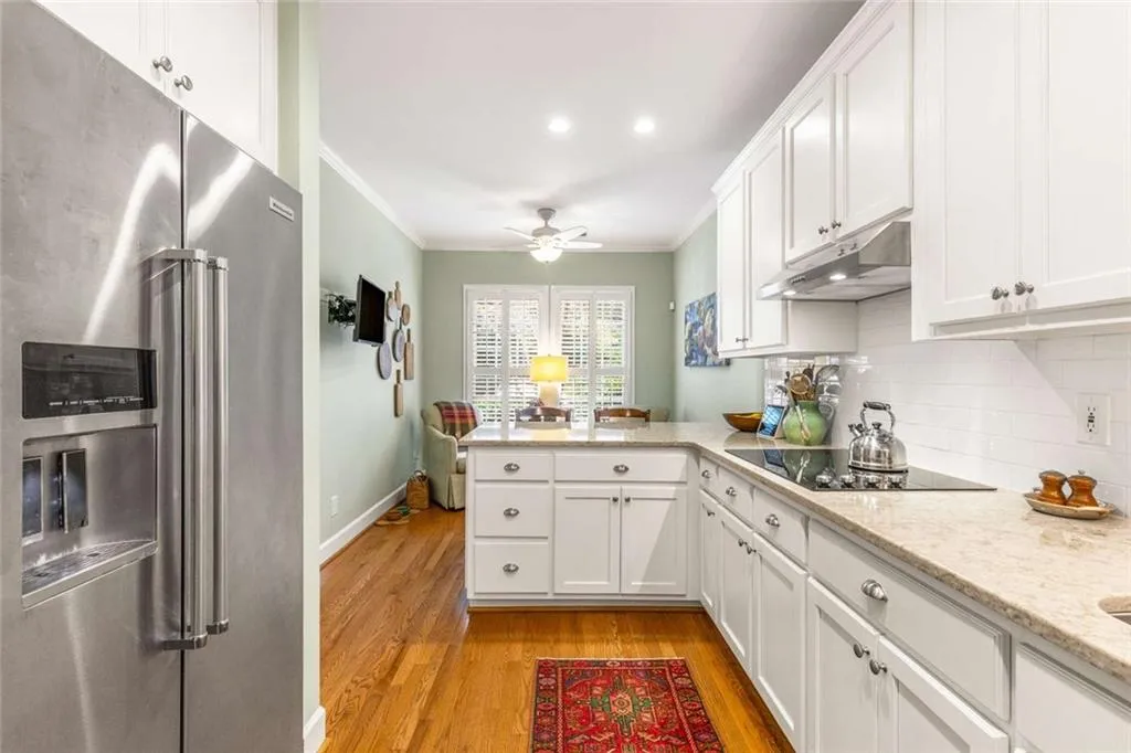 3075 Howell Mill Road Nw Unit 6, Atlanta, Georgia 30327, 3 Bedrooms Bedrooms, ,2 BathroomsBathrooms,Residential,For Sale,3075 Howell Mill Road Nw Unit 6,7664031