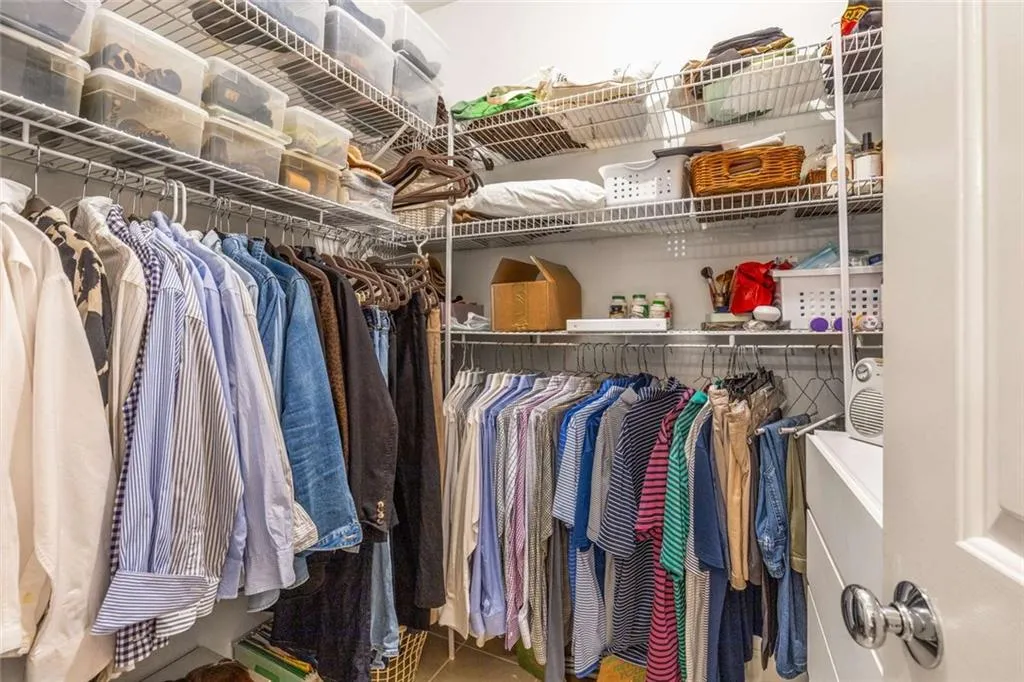 3075 Howell Mill Road Nw Unit 6, Atlanta, Georgia 30327, 3 Bedrooms Bedrooms, ,2 BathroomsBathrooms,Residential,For Sale,3075 Howell Mill Road Nw Unit 6,7664031