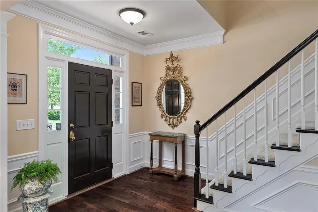 765 Glenridge Close Drive, Atlanta, Georgia 30328, 4 Bedrooms Bedrooms, ,2 BathroomsBathrooms,Residential,Sold,765 Glenridge Close Drive,7430566