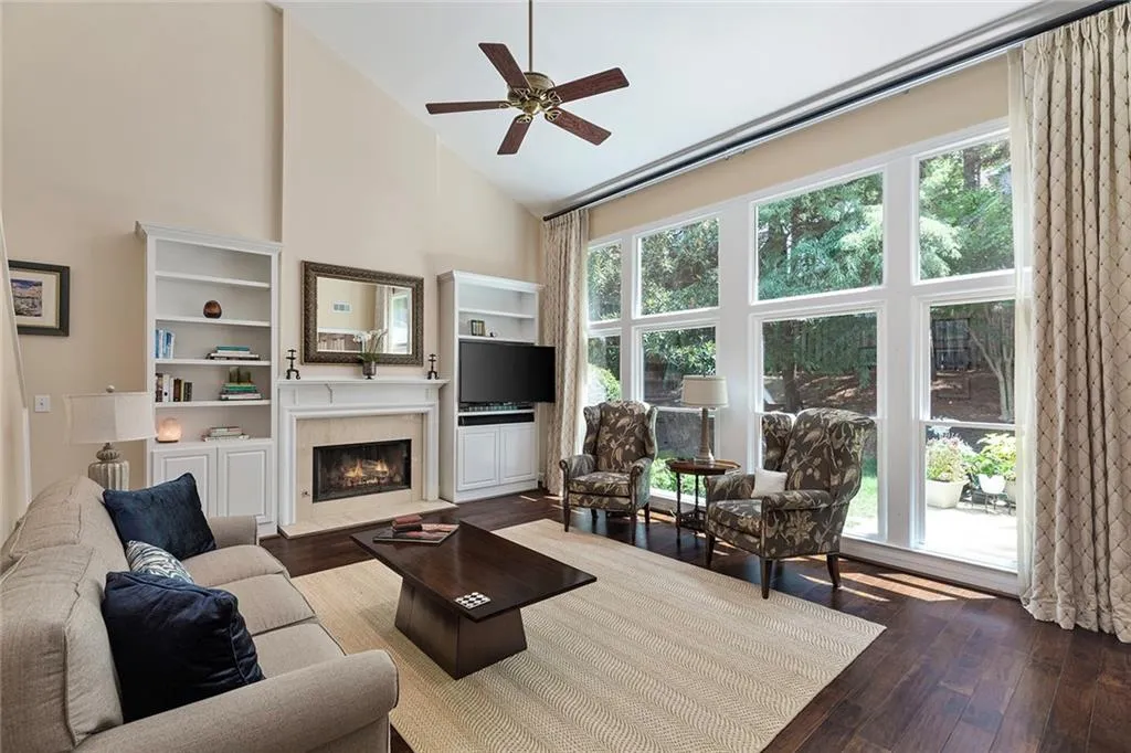 765 Glenridge Close Drive, Atlanta, Georgia 30328, 4 Bedrooms Bedrooms, ,2 BathroomsBathrooms,Residential,Sold,765 Glenridge Close Drive,7430566