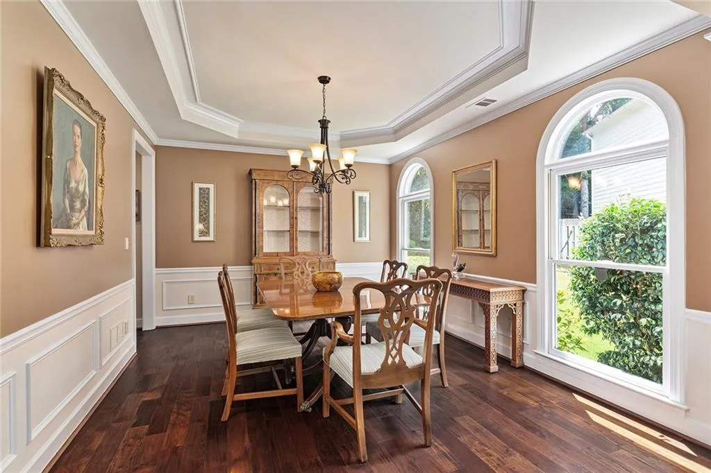 765 Glenridge Close Drive, Atlanta, Georgia 30328, 4 Bedrooms Bedrooms, ,2 BathroomsBathrooms,Residential,Sold,765 Glenridge Close Drive,7430566