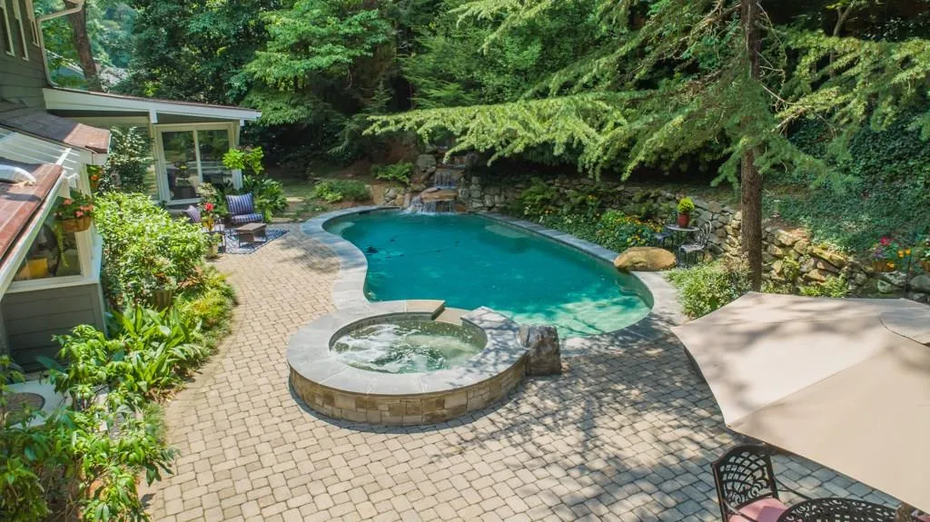 7070 Riverside Drive, Atlanta, Georgia 30328, 4 Bedrooms Bedrooms, ,5 BathroomsBathrooms,Residential,Sold,7070 Riverside Drive,6041908