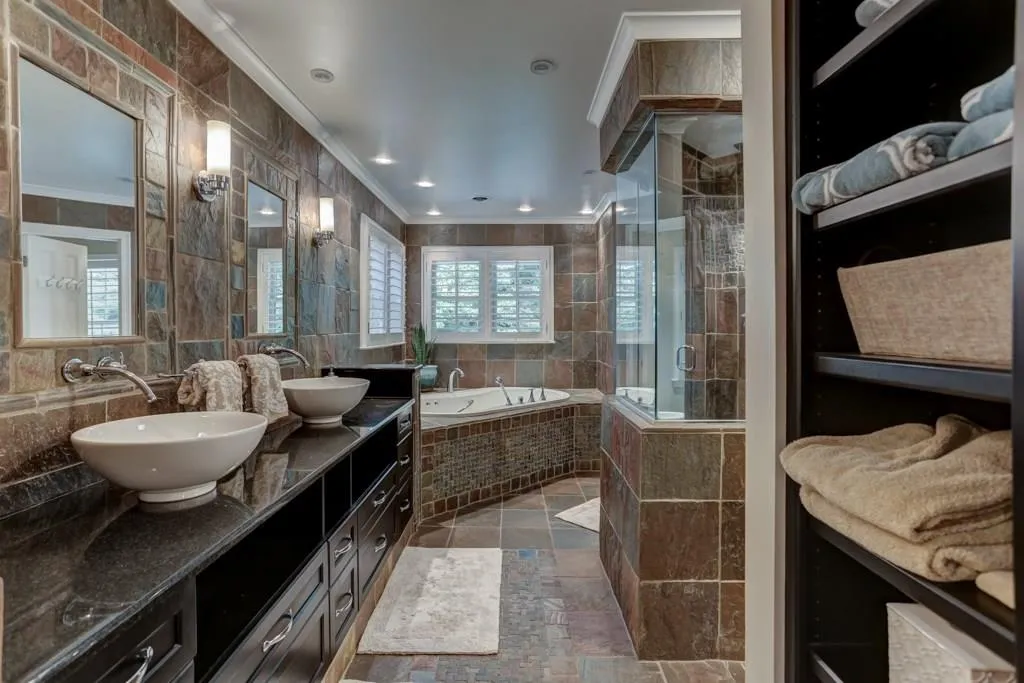 7070 Riverside Drive, Atlanta, Georgia 30328, 4 Bedrooms Bedrooms, ,5 BathroomsBathrooms,Residential,Sold,7070 Riverside Drive,6041908