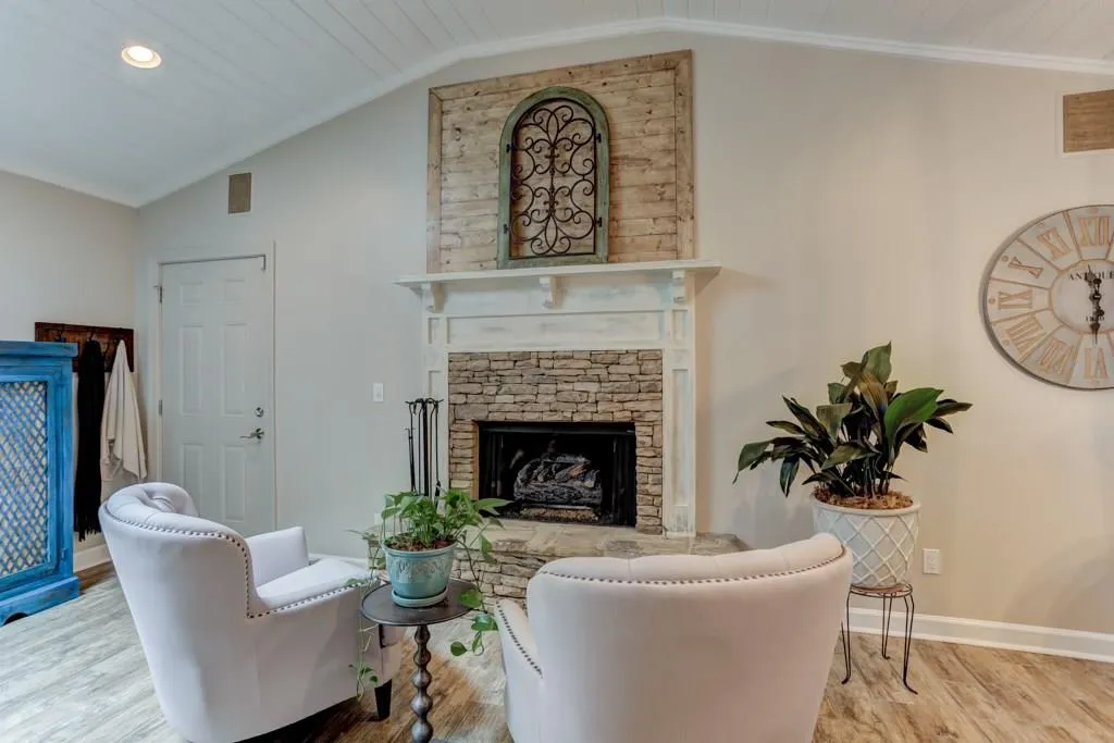 7070 Riverside Drive, Atlanta, Georgia 30328, 4 Bedrooms Bedrooms, ,5 BathroomsBathrooms,Residential,Sold,7070 Riverside Drive,6041908