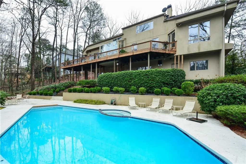 5135 Jett Forest Trail, Sandy Springs, Georgia 30327, 4 Bedrooms Bedrooms, ,3 BathroomsBathrooms,Residential,Sold,5135 Jett Forest Trail,5652310
