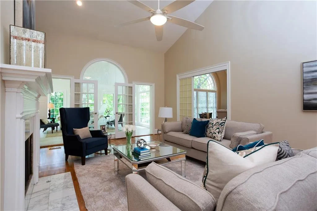 255 Woodchase Close Ne, Sandy Springs, Georgia 30319, 5 Bedrooms Bedrooms, ,5 BathroomsBathrooms,Residential,Sold,255 Woodchase Close Ne,6009054