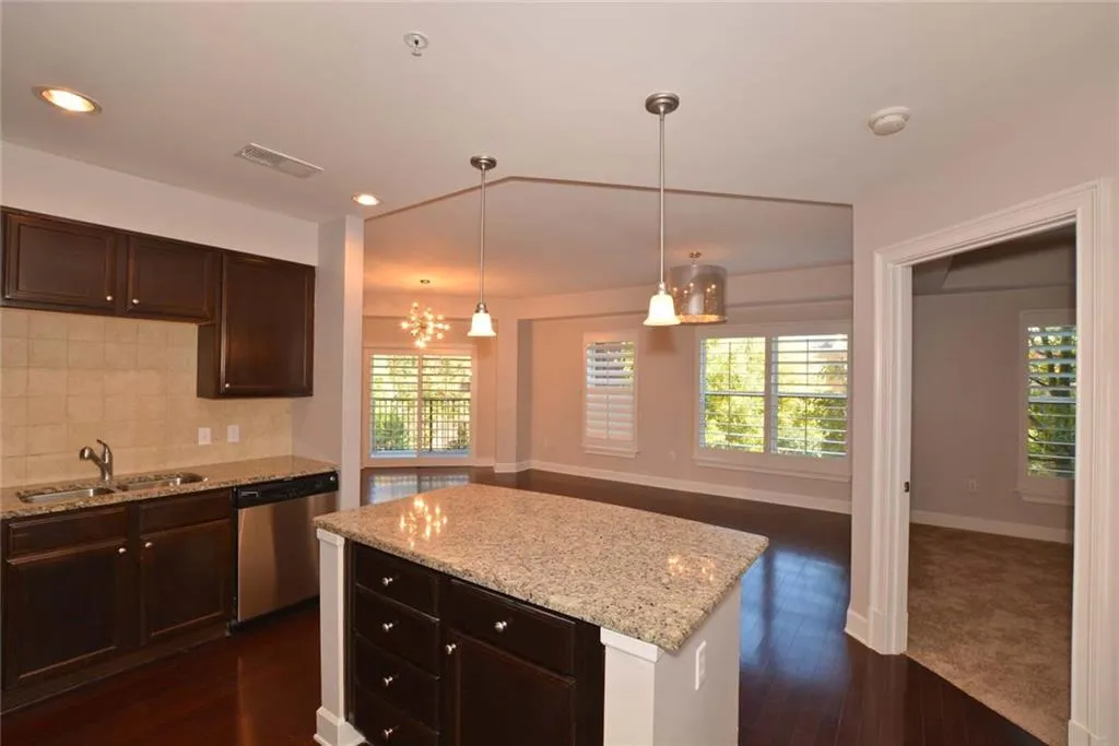 200 River Vista Drive Unit 403, Atlanta, Georgia 30339, 2 Bedrooms Bedrooms, ,2 BathroomsBathrooms,Residential,Sold,200 River Vista Drive Unit 403,6099826