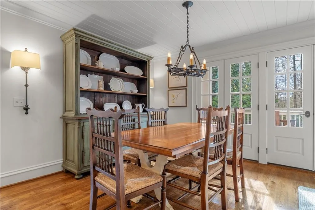 Breakfast room