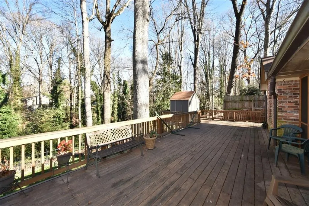 388 Tall Oaks Drive, Sandy Springs, Georgia 30342, 4 Bedrooms Bedrooms, ,3 BathroomsBathrooms,Residential,Sold,388 Tall Oaks Drive,5628478