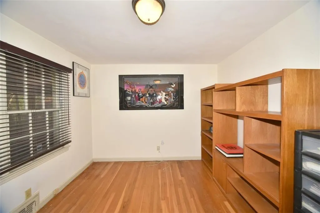 388 Tall Oaks Drive, Sandy Springs, Georgia 30342, 4 Bedrooms Bedrooms, ,3 BathroomsBathrooms,Residential,Sold,388 Tall Oaks Drive,5628478