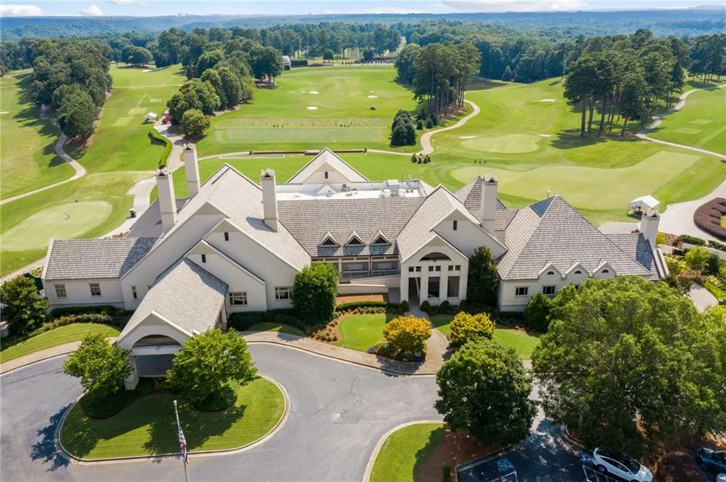 8900 Huntcliff Trace, Sandy Springs, Georgia 30350, 5 Bedrooms Bedrooms, ,4 BathroomsBathrooms,Residential,Sold,8900 Huntcliff Trace,6744841
