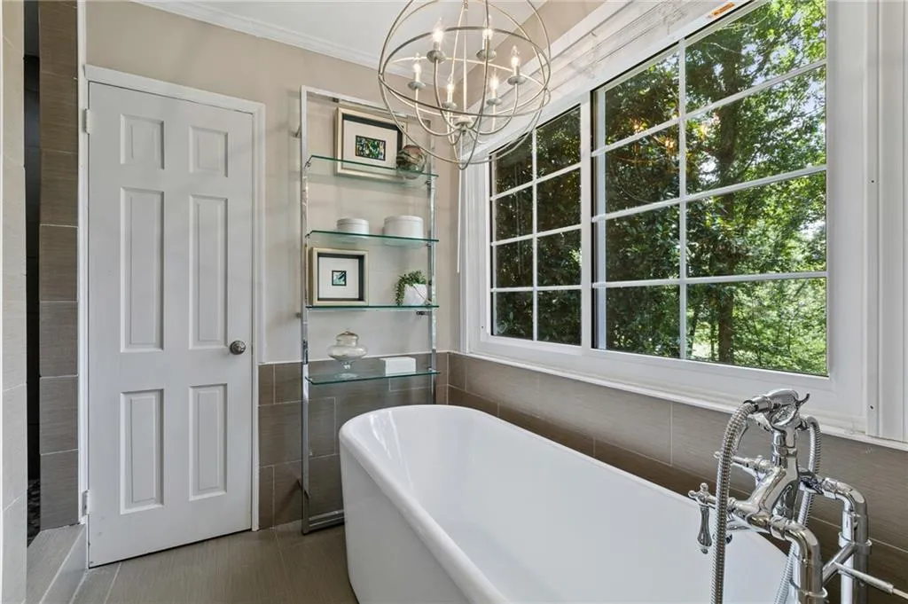 8900 Huntcliff Trace, Sandy Springs, Georgia 30350, 5 Bedrooms Bedrooms, ,4 BathroomsBathrooms,Residential,Sold,8900 Huntcliff Trace,6744841