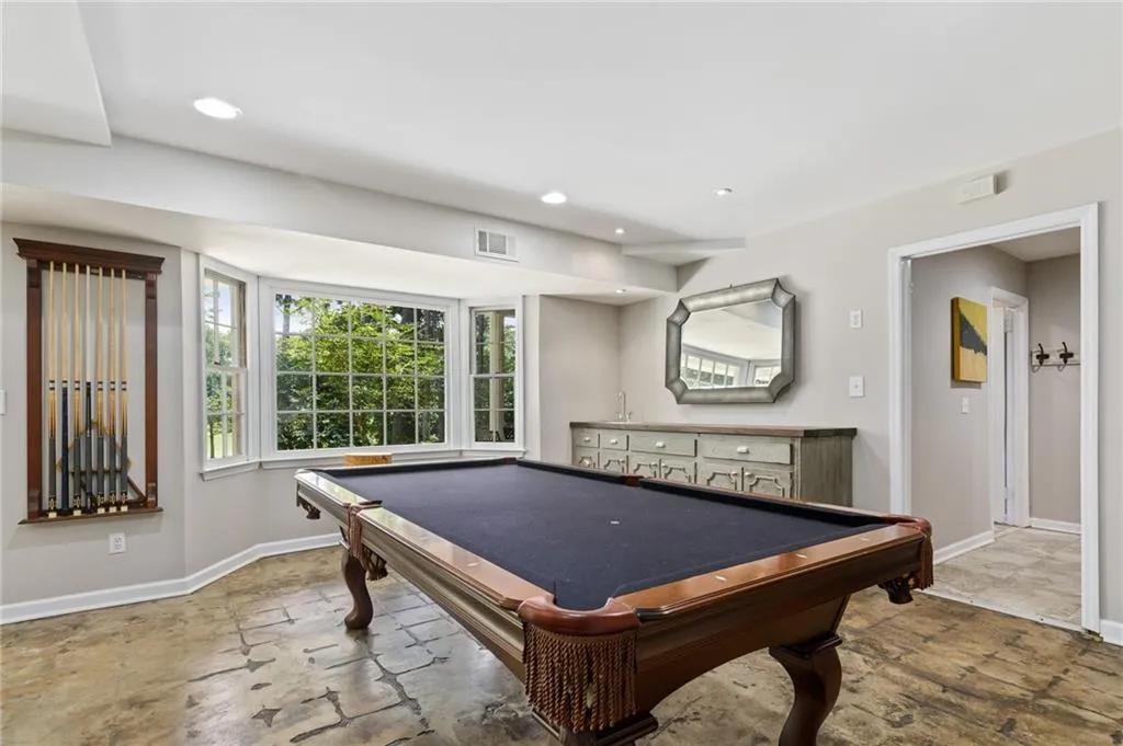 8900 Huntcliff Trace, Sandy Springs, Georgia 30350, 5 Bedrooms Bedrooms, ,4 BathroomsBathrooms,Residential,Sold,8900 Huntcliff Trace,6744841