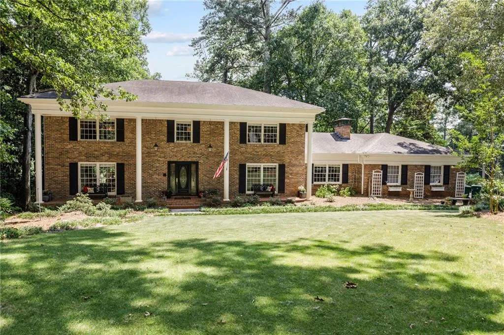 8900 Huntcliff Trace, Sandy Springs, Georgia 30350, 5 Bedrooms Bedrooms, ,4 BathroomsBathrooms,Residential,Sold,8900 Huntcliff Trace,6744841