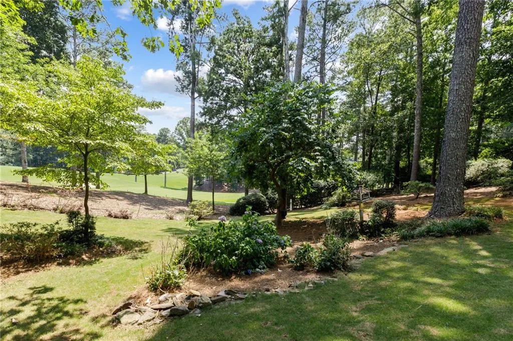 8900 Huntcliff Trace, Sandy Springs, Georgia 30350, 5 Bedrooms Bedrooms, ,4 BathroomsBathrooms,Residential,Sold,8900 Huntcliff Trace,6744841