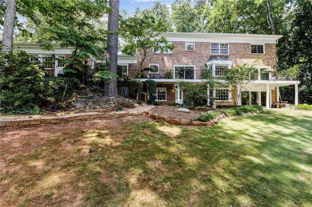 8900 Huntcliff Trace, Sandy Springs, Georgia 30350, 5 Bedrooms Bedrooms, ,4 BathroomsBathrooms,Residential,Sold,8900 Huntcliff Trace,6744841