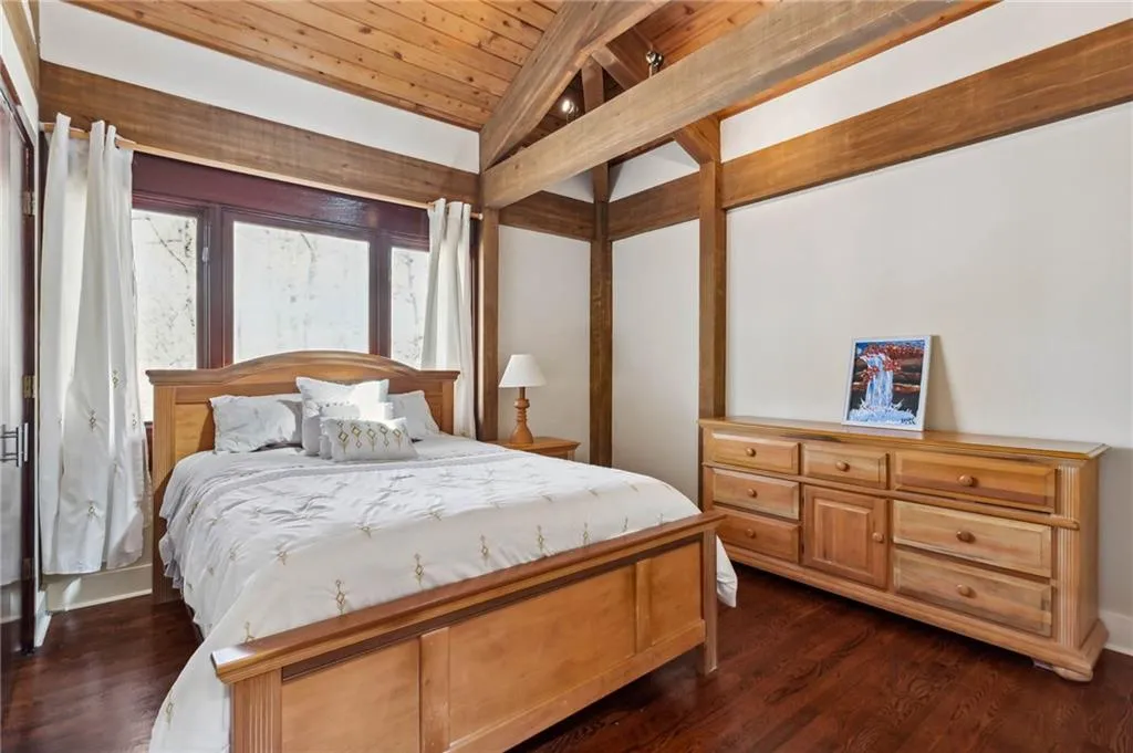 7745 Janann Way, Sandy Springs, Georgia 30350, 6 Bedrooms Bedrooms, ,5 BathroomsBathrooms,Residential,Sold,7745 Janann Way,7193367