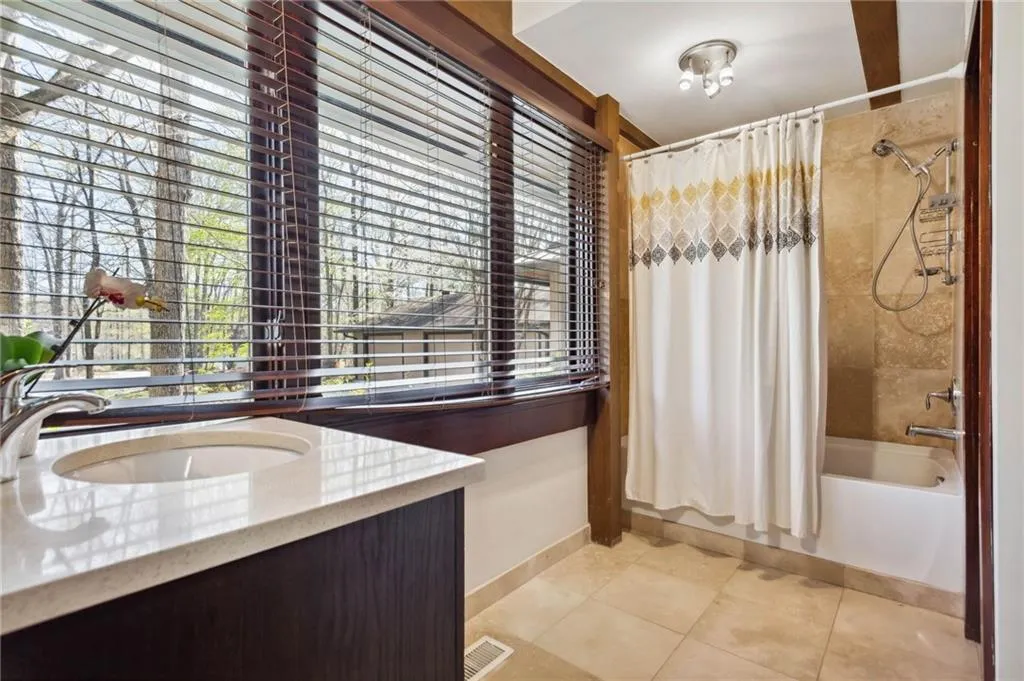 7745 Janann Way, Sandy Springs, Georgia 30350, 6 Bedrooms Bedrooms, ,5 BathroomsBathrooms,Residential,Sold,7745 Janann Way,7193367