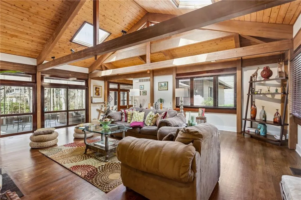 7745 Janann Way, Sandy Springs, Georgia 30350, 6 Bedrooms Bedrooms, ,5 BathroomsBathrooms,Residential,Sold,7745 Janann Way,7193367